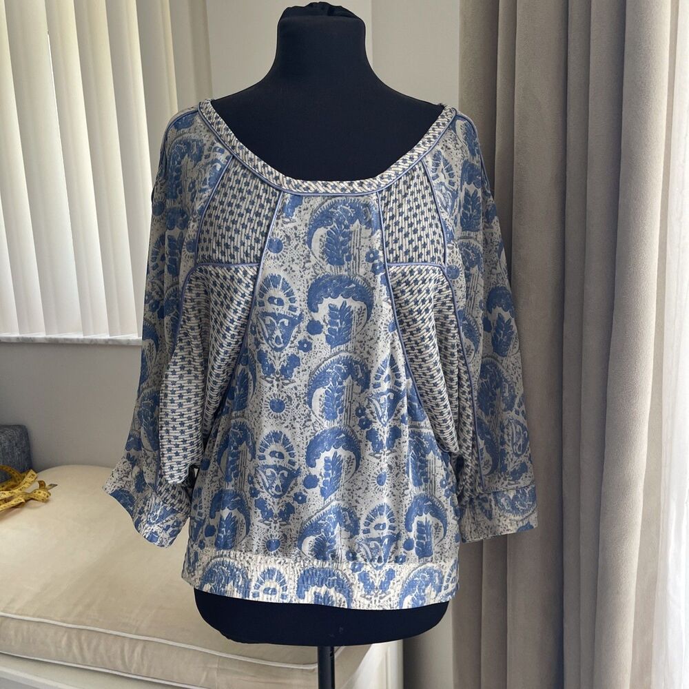 BCBGirls Sheer Blouse Ivory & Blue S